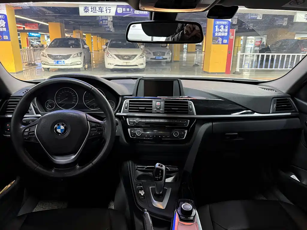 BMW 3 Series 2017 — фото 10
