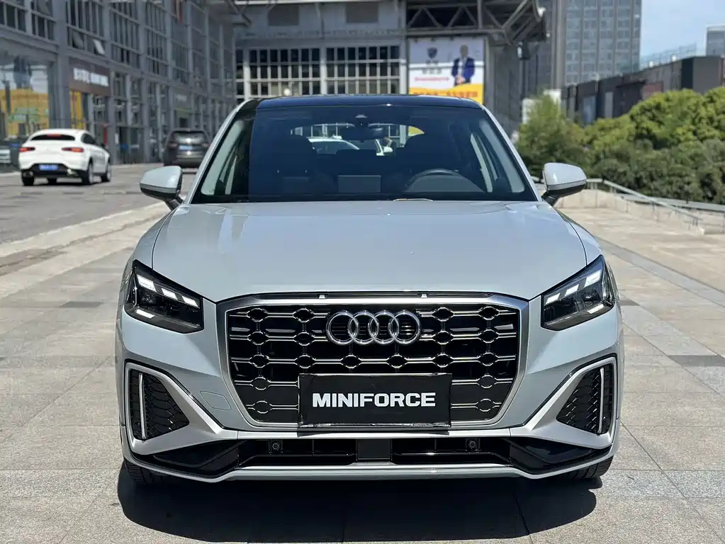 Audi Q2L 2023 — фото 2