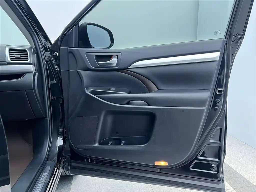 Toyota Highlander 2020 — фото 25