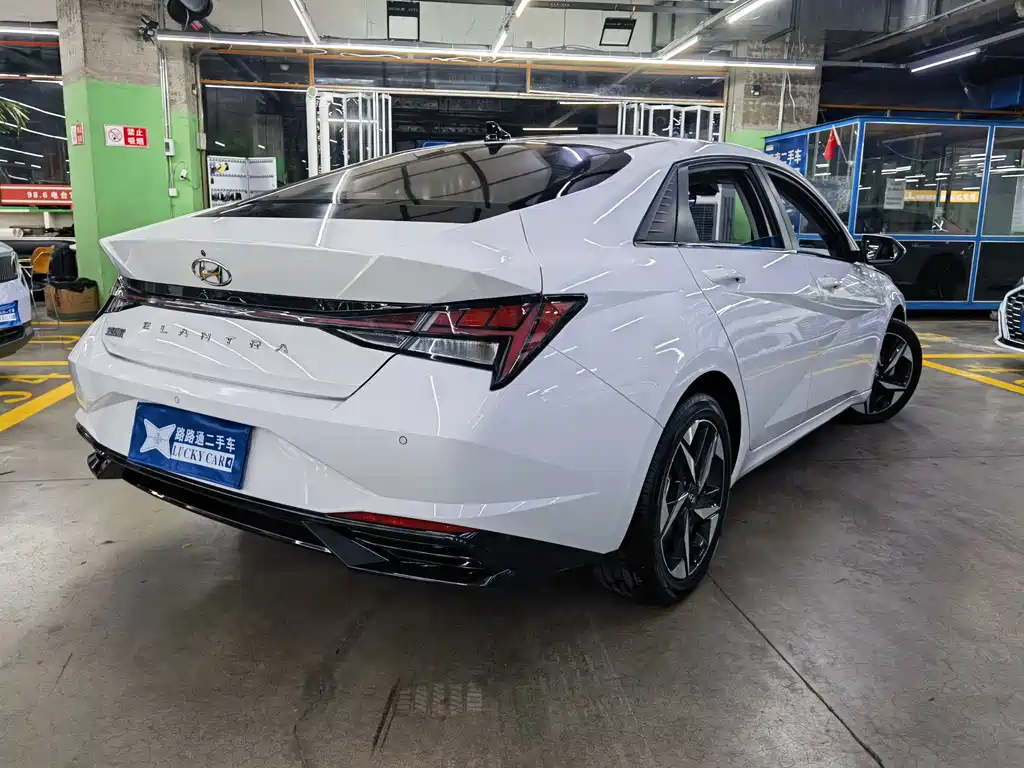 Hyundai Elantra 2021