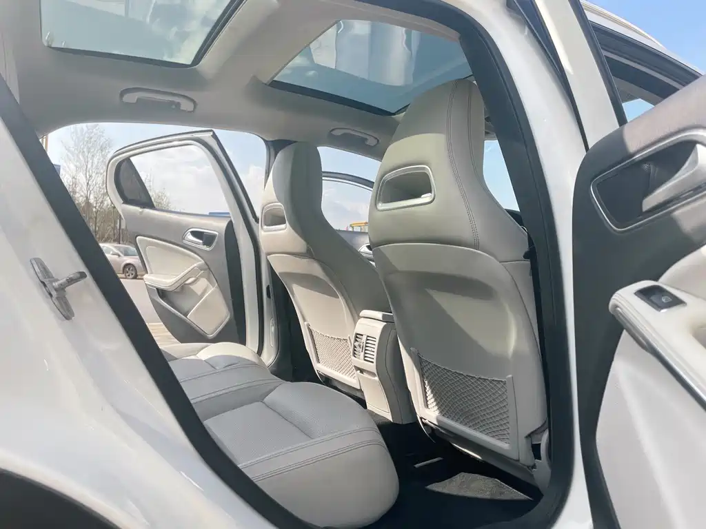 Mercedes-Benz GLA 2016 — фото 12