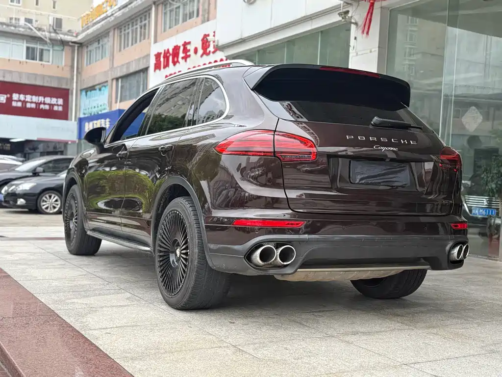 Porsche Cayenne 2017 — фото 9