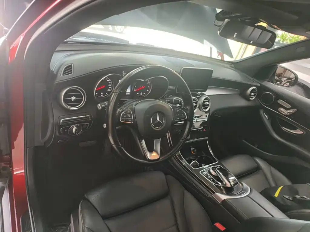 Mercedes-Benz GLC 2018 — фото 10