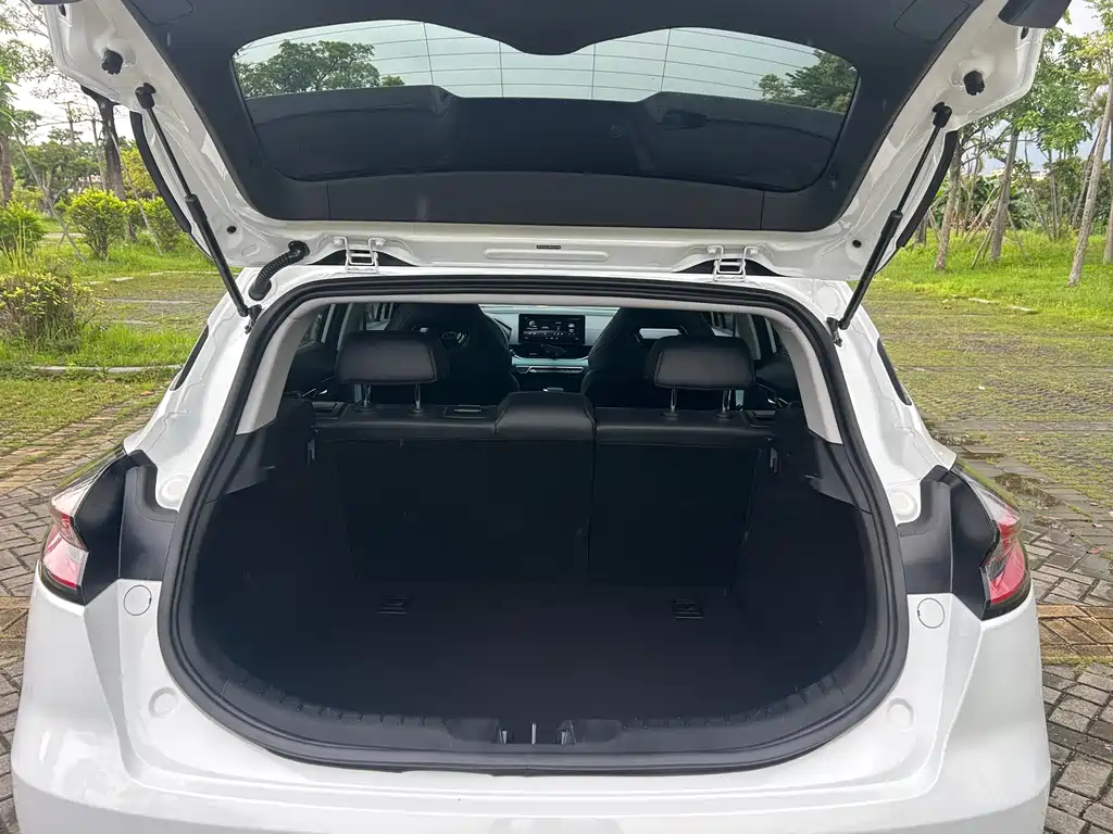 Geely Emgrand S 2022 — фото 16
