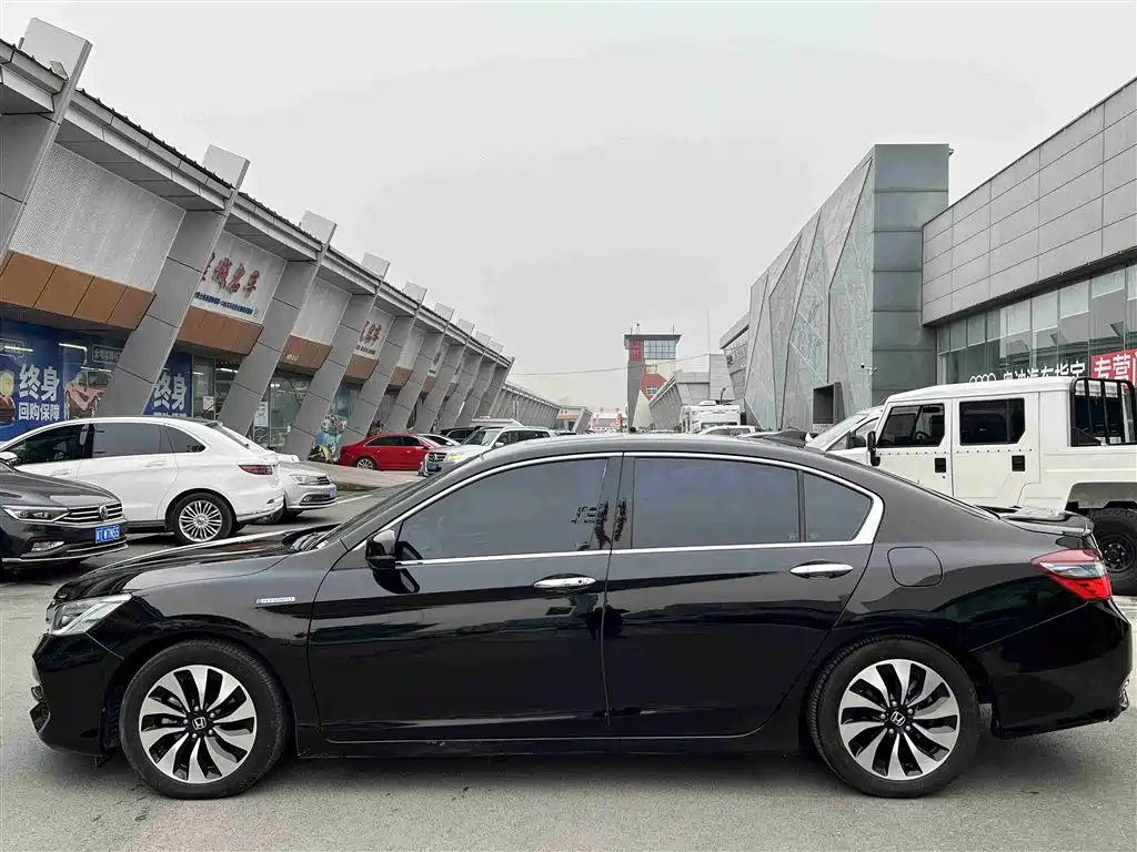 Honda Accord 2018 — фото 17
