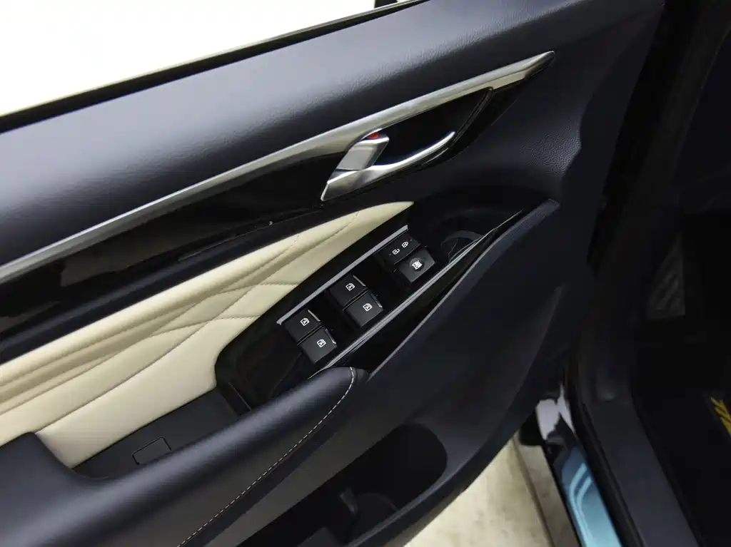 GAC Motor Trumpchi M8 2022 — фото 18