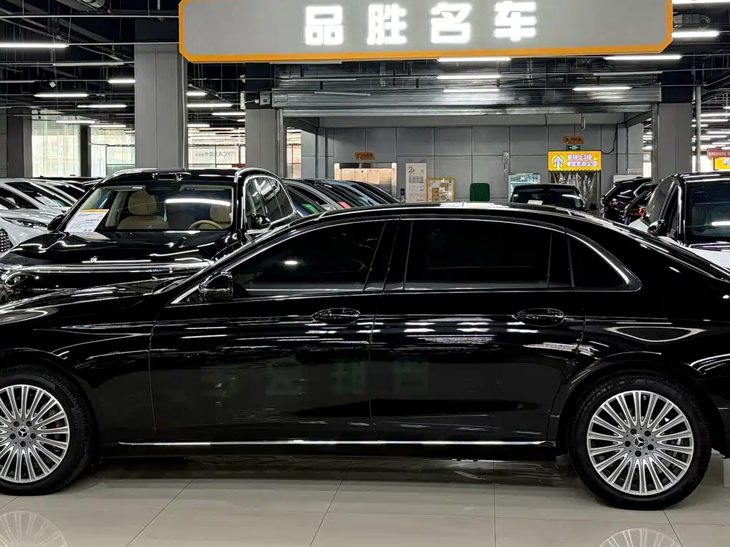 Mercedes-Benz E-Class 2023 — фото 4