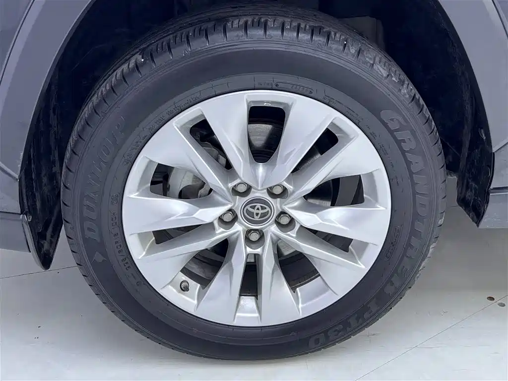 Toyota Wildlander 2023 — фото 11
