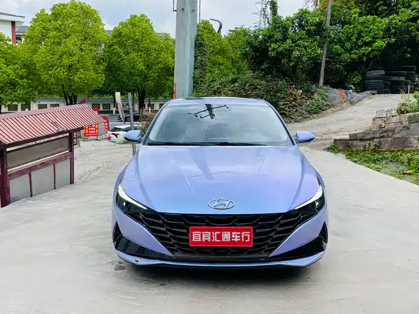 Hyundai Elantra 2022