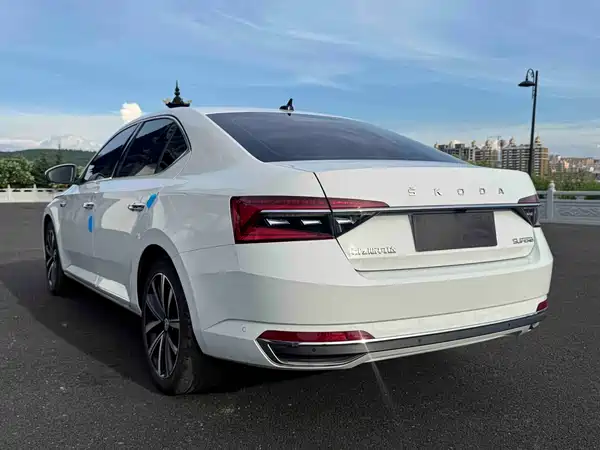 Skoda Superb 2023