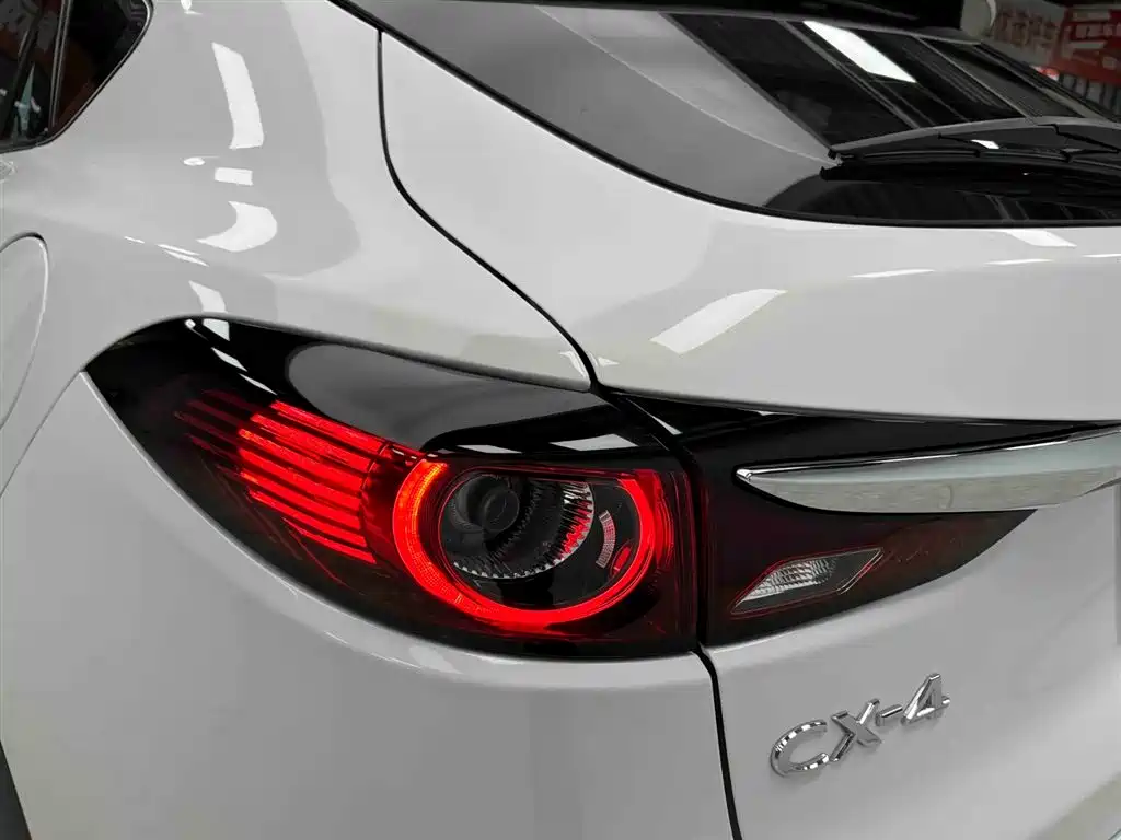Mazda CX-4 2023 — фото 17