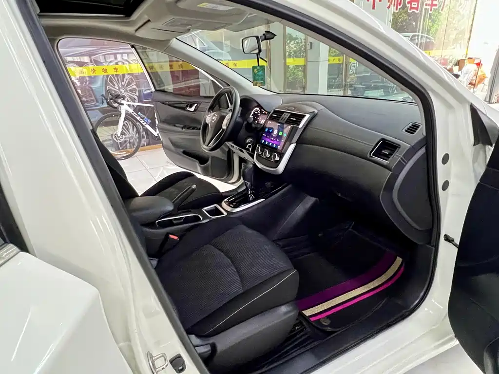 Nissan Tiida 2021 — фото 15