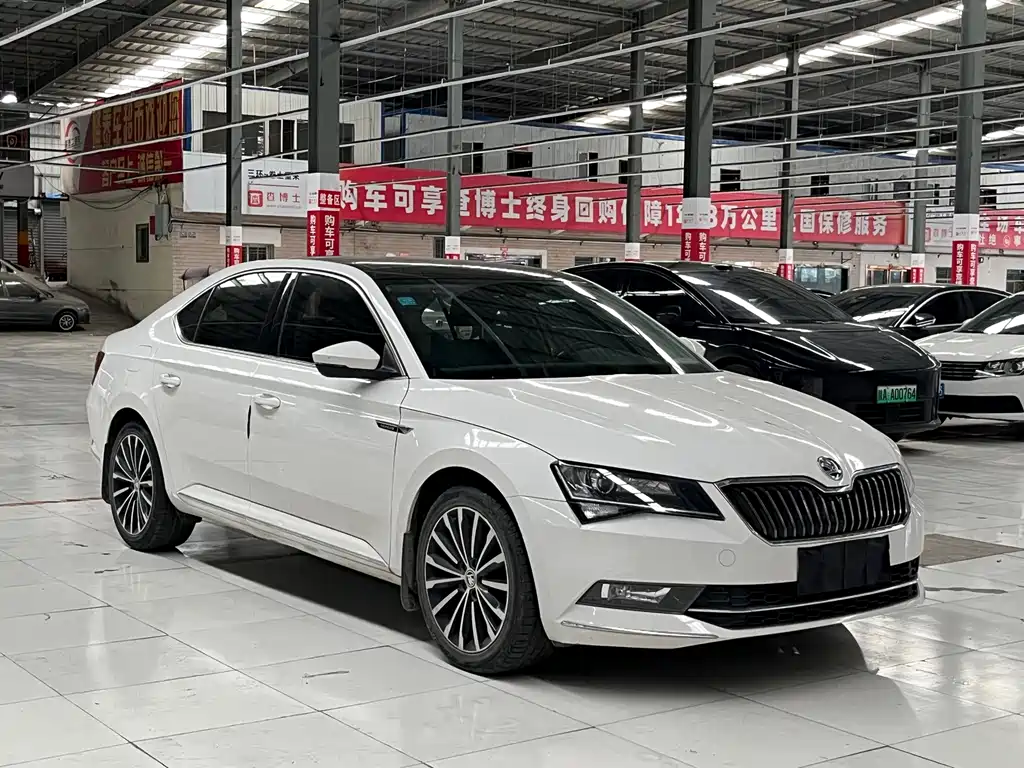 Skoda Superb 2017 — фото 3