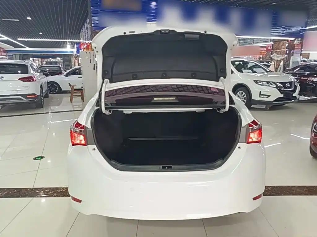 Toyota Corolla 2019 — фото 19