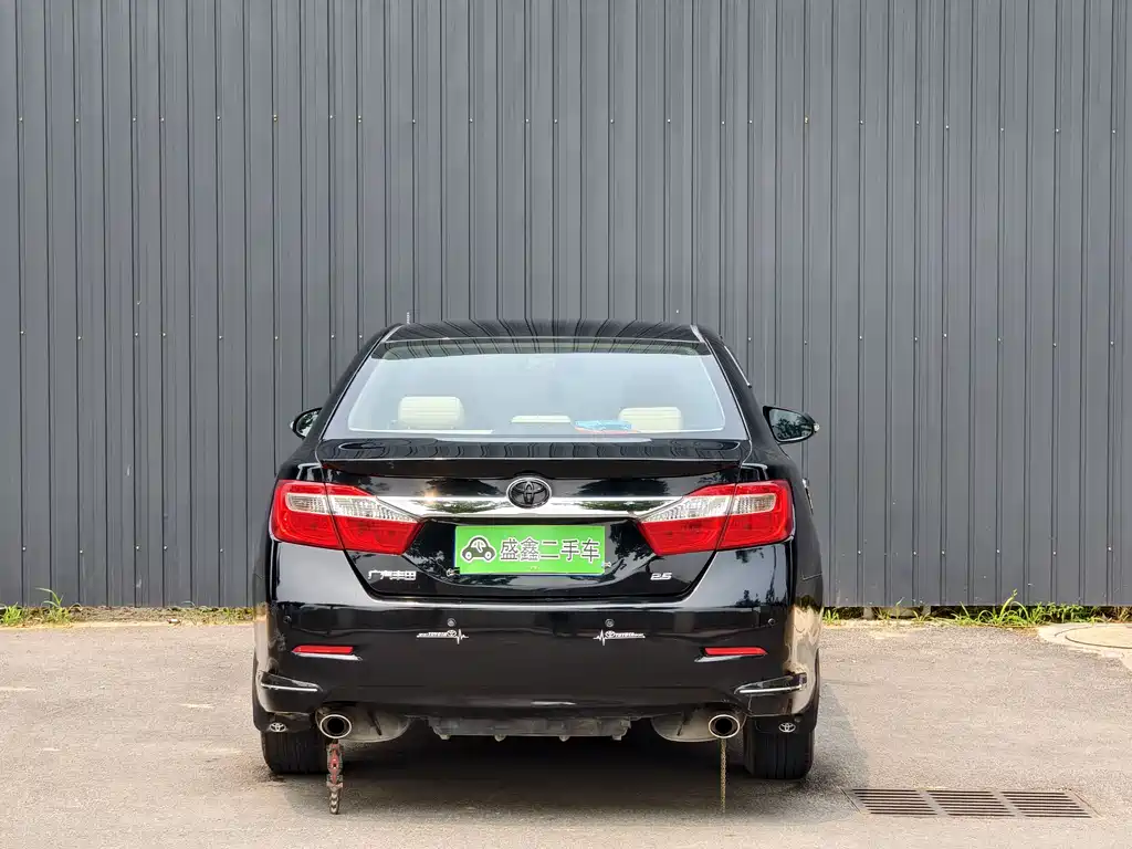 Toyota Camry 2014 — фото 24