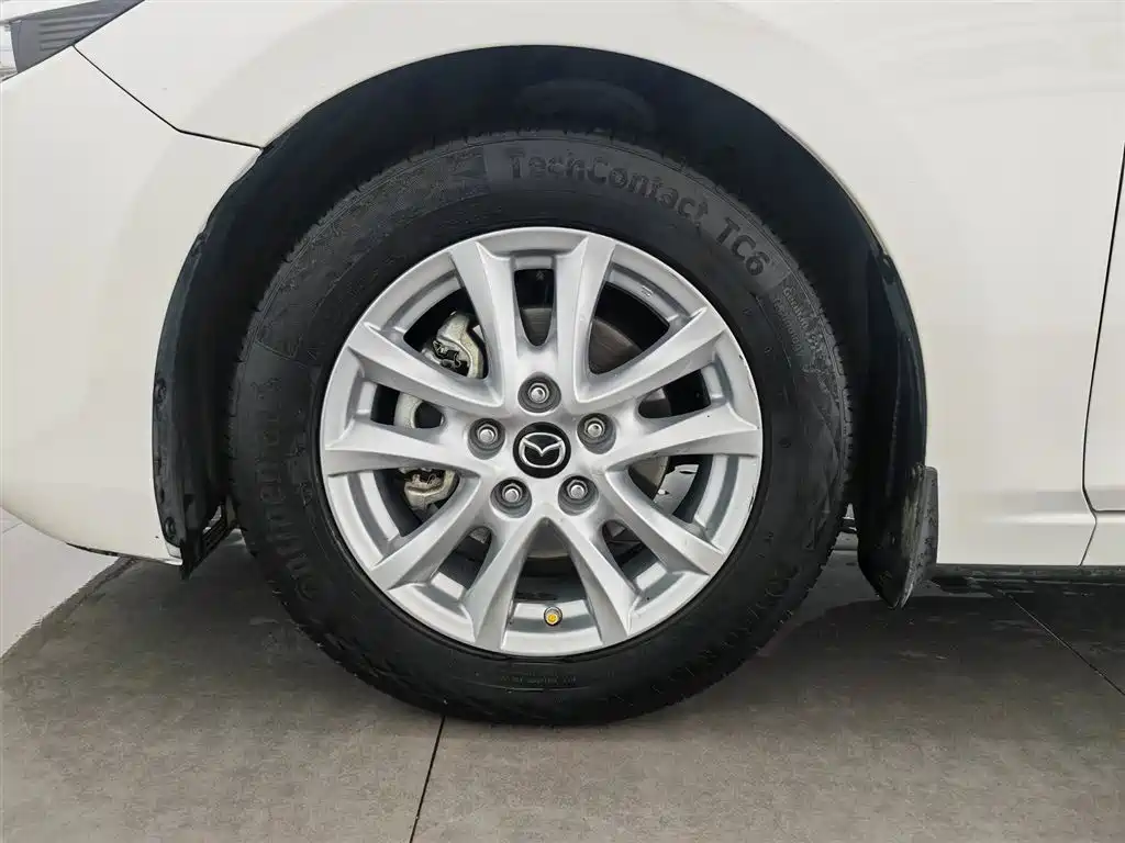 Mazda 3 Axela 2017 — фото 17