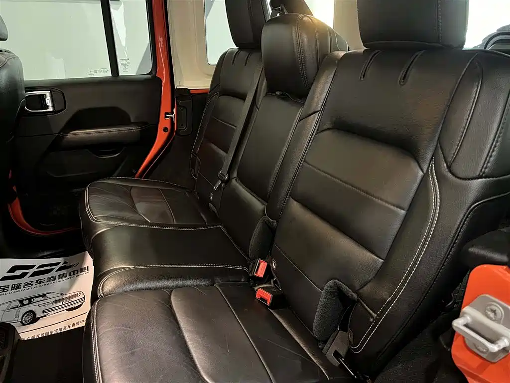 Jeep Wrangler 2020 — фото 11