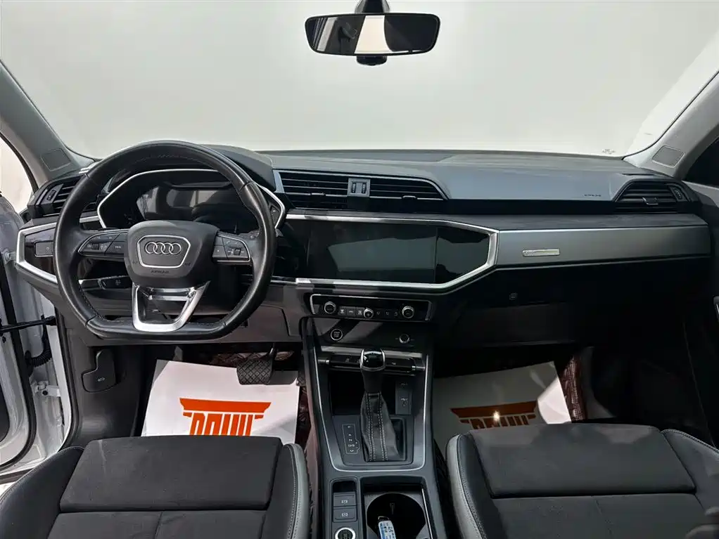 Audi Q3 2023 — фото 14