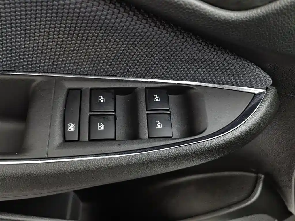 Chevrolet Cruze 2018 — фото 9