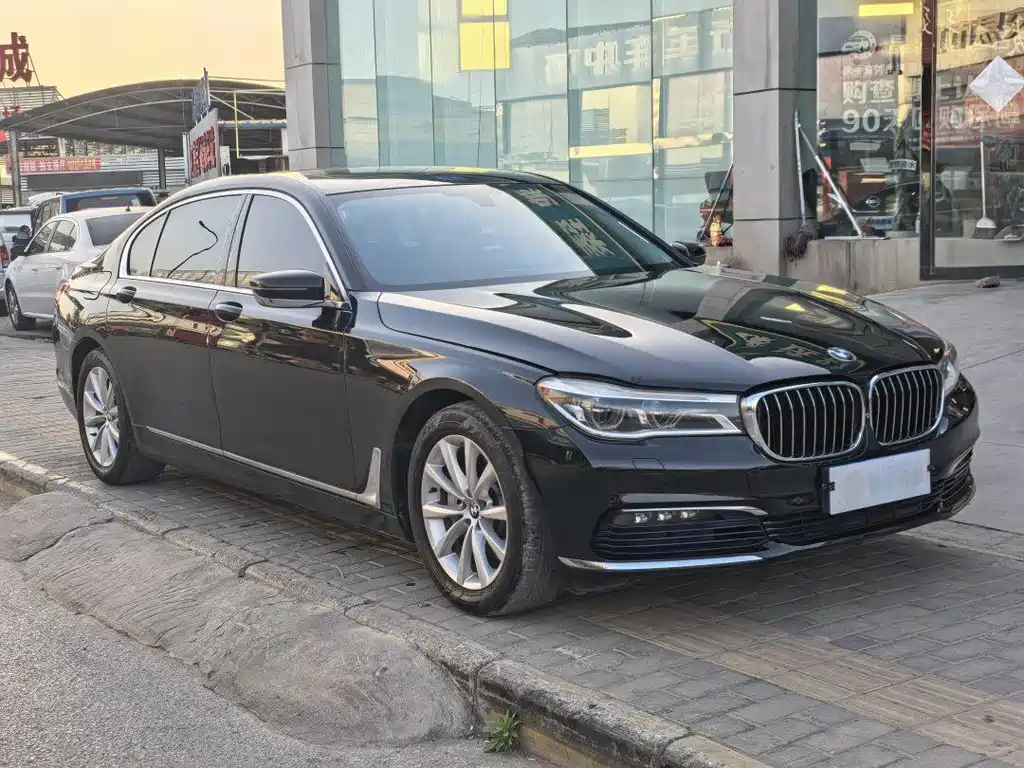 BMW 7 Series 2017 — фото 3