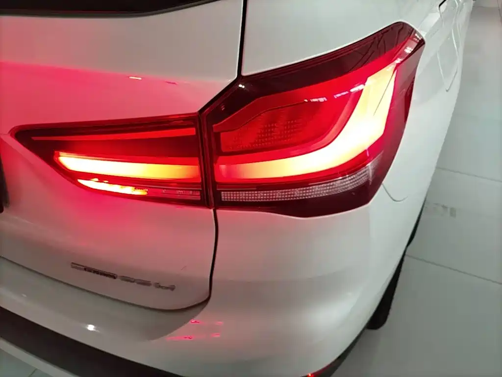 BMW X1 2022 — фото 8