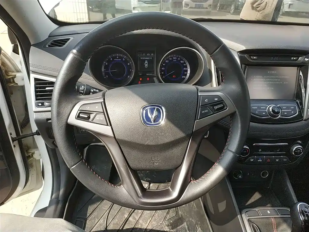 Changan Eado XT 2016 — фото 11