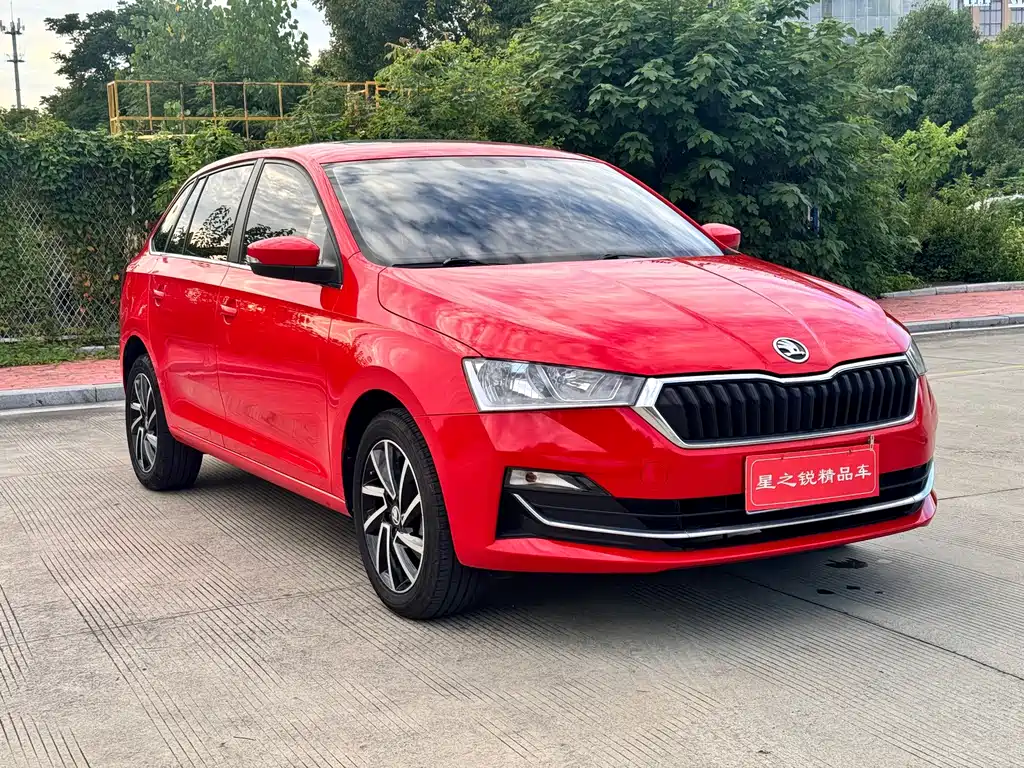Skoda Rapid Spaceback 2020 — фото 3