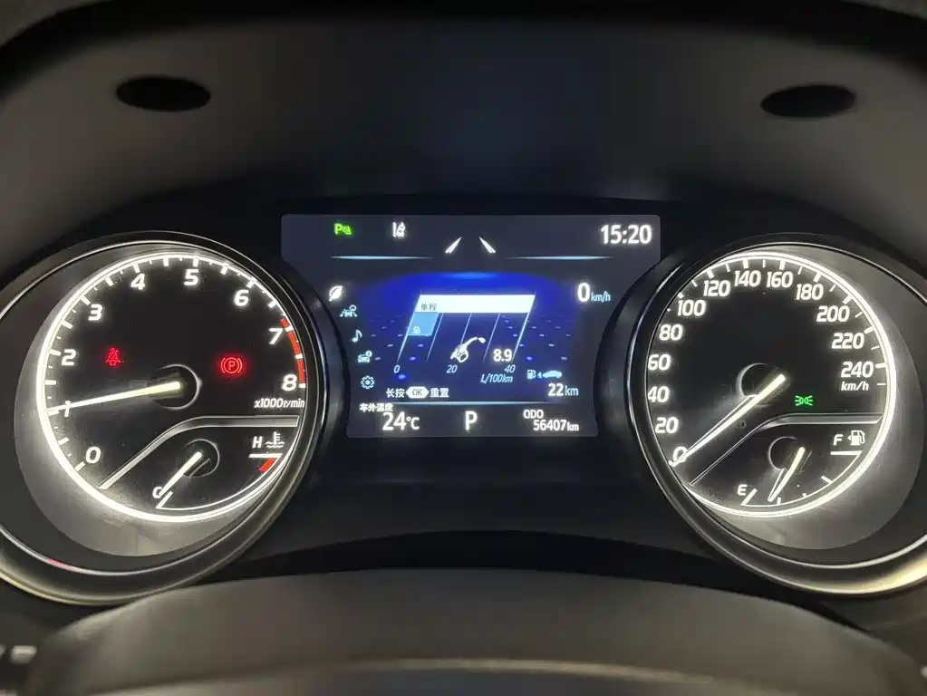 Toyota Camry 2019 — фото 13