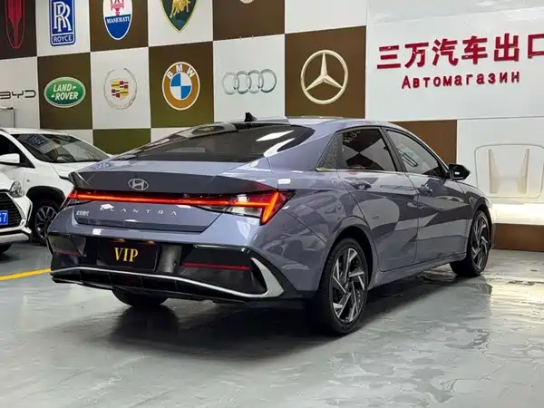 Hyundai Elantra 2023