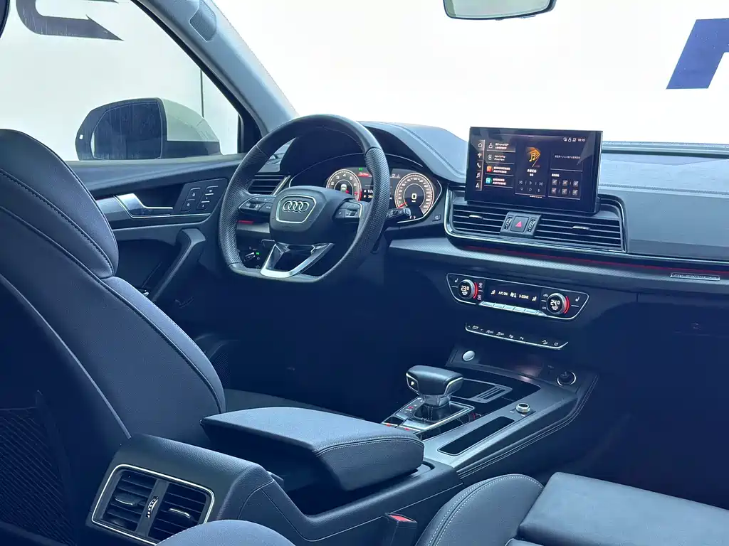 Audi Q5L 2022 — фото 23