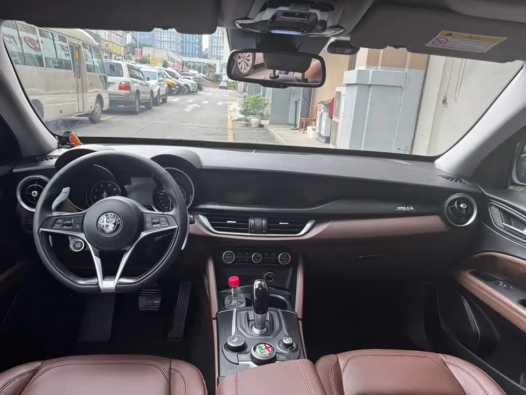 Alfa Romeo Stelvio 2019