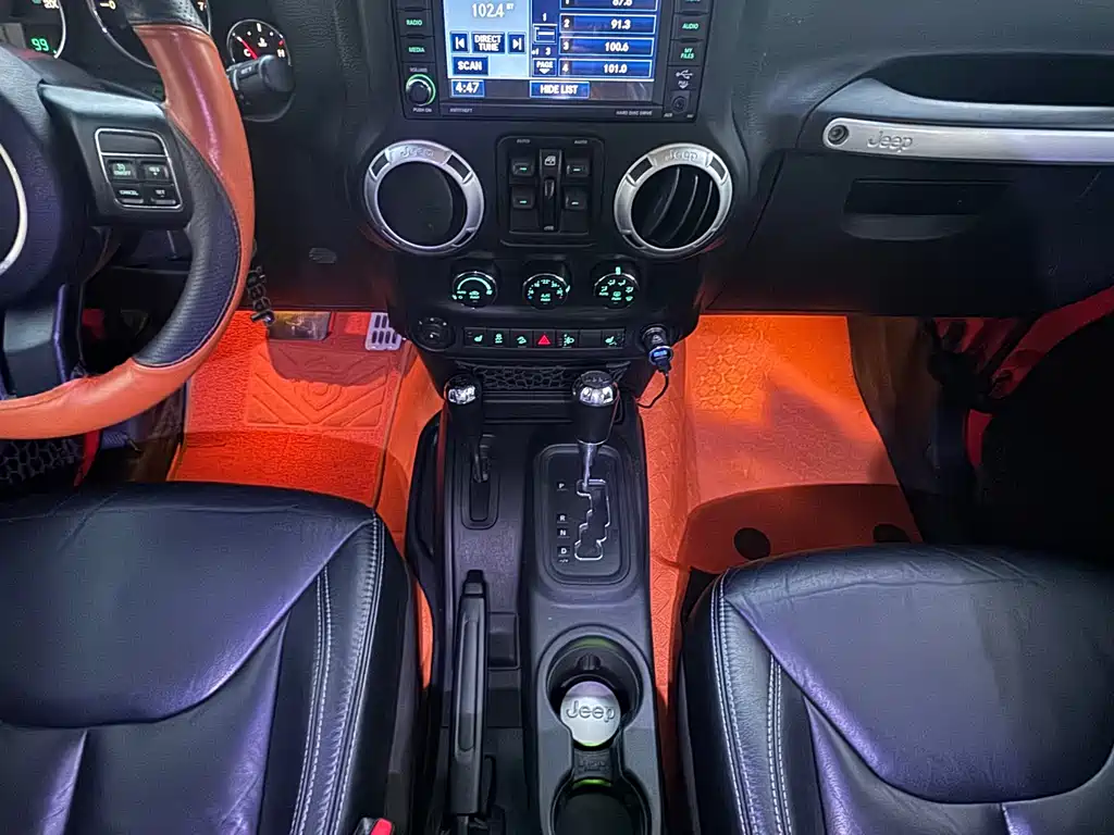 Jeep Wrangler 2014 — фото 15