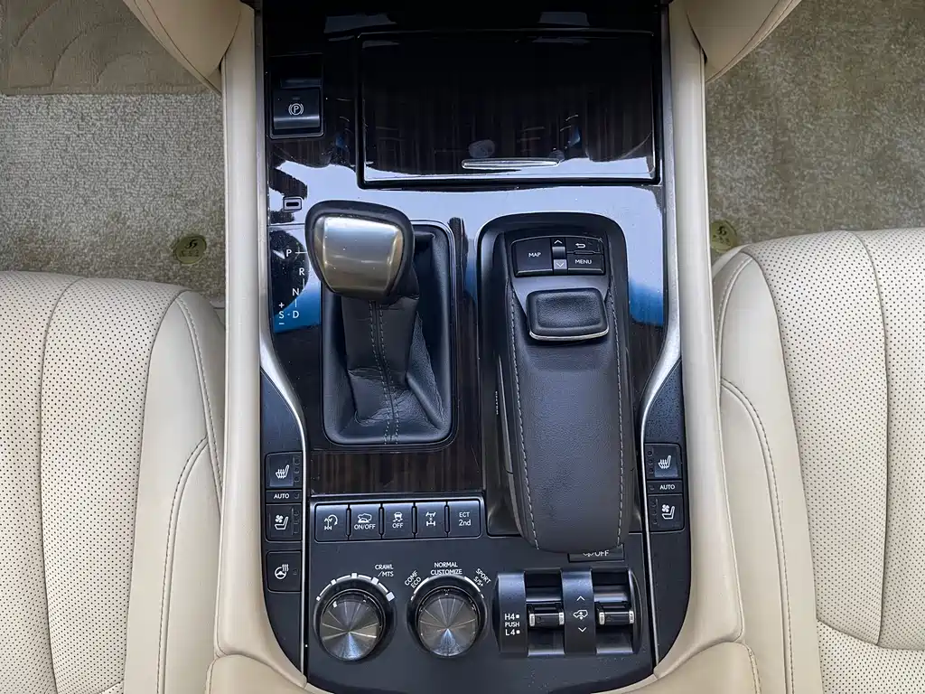 Lexus LX 2017 — фото 17
