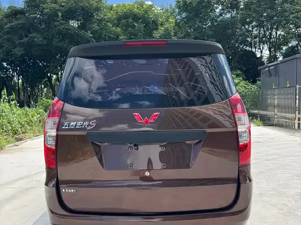 Wuling Hongguang 2018