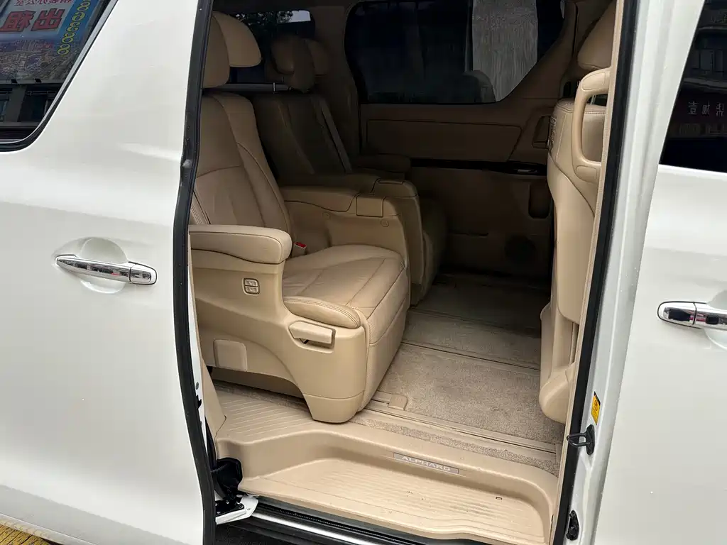 Toyota Alphard 2011 — фото 14