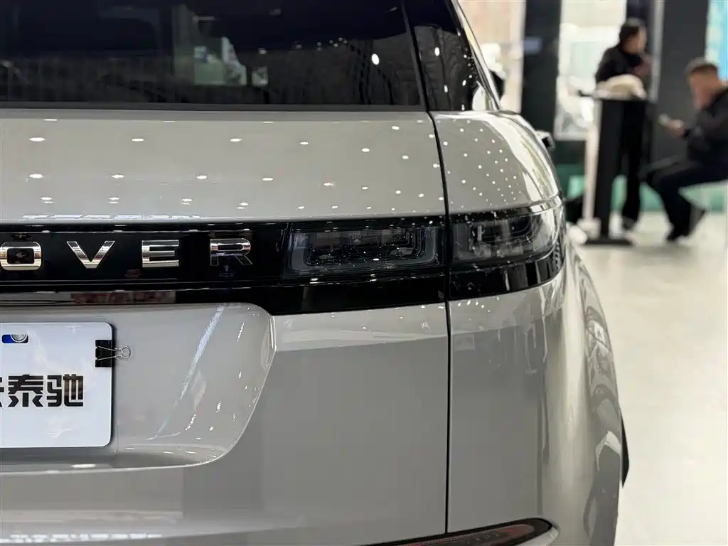 Land Rover Range Rover Evoque 2021 — фото 9