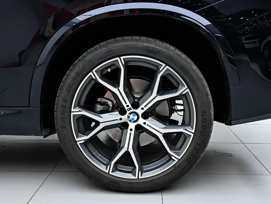 BMW X5 2025 — фото 36