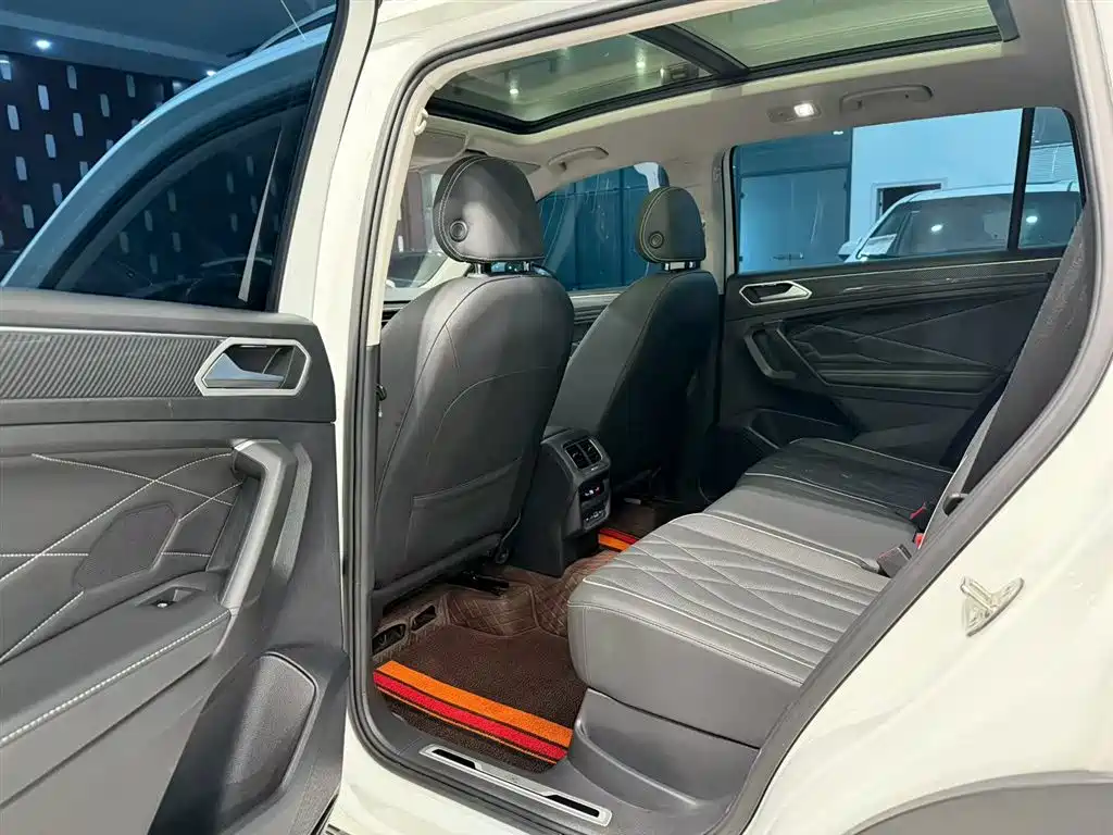 Volkswagen Tiguan L 2024 — фото 13