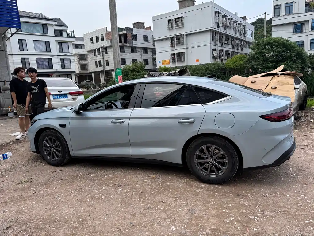 BYD Qin L 2025 — фото 7