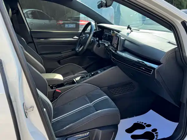 Volkswagen Golf 2023