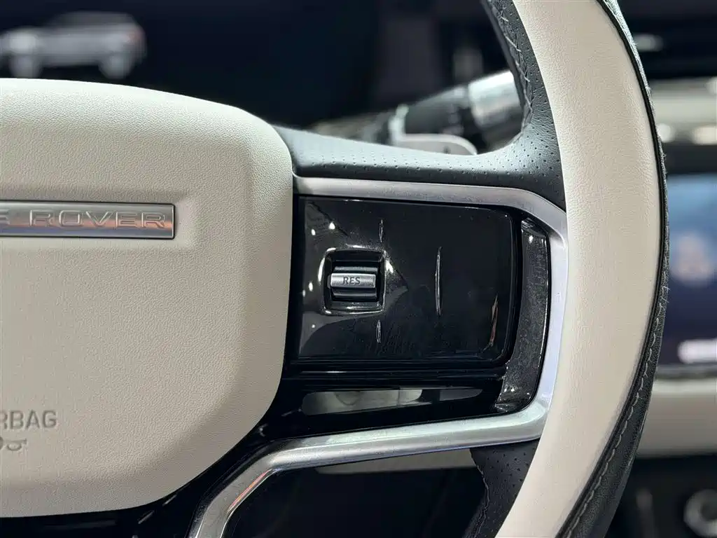 Land Rover Range Rover Evoque 2021 — фото 28