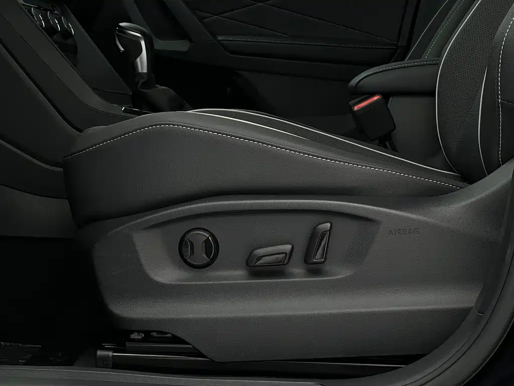 Volkswagen Tiguan L 2023 — фото 22