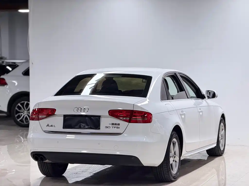 Audi A4L 2015 — фото 4