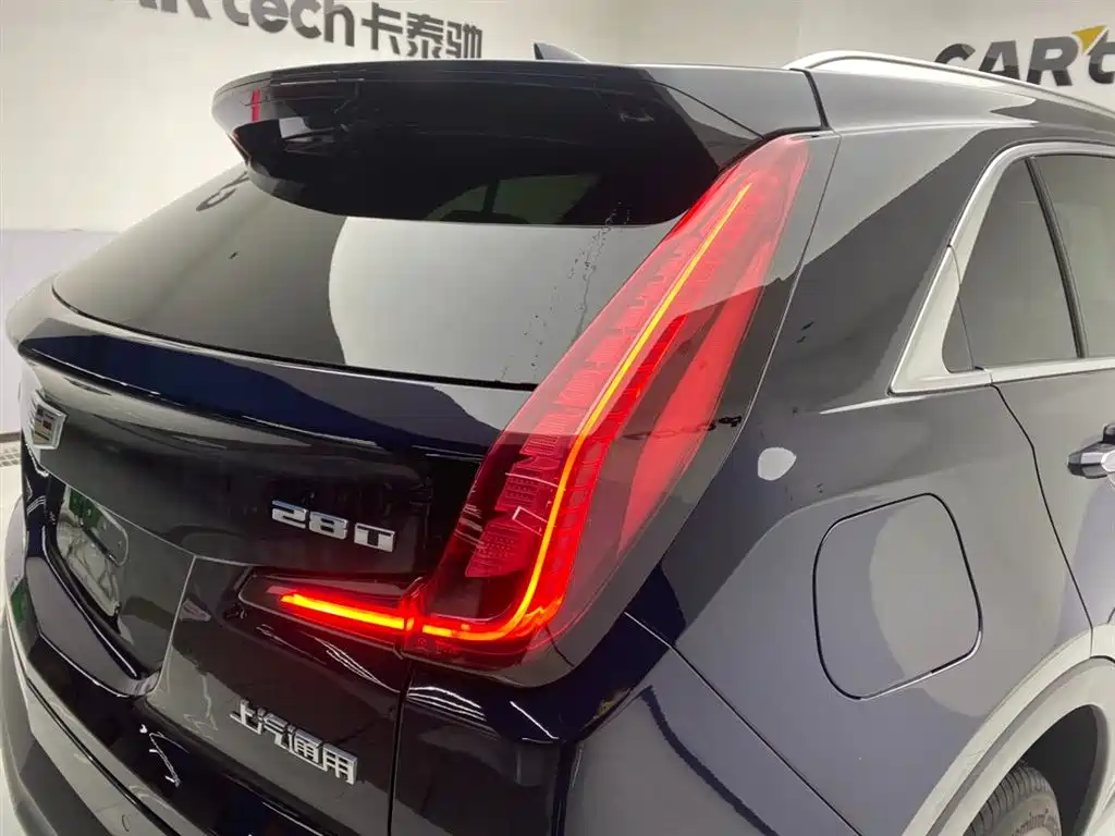 Cadillac XT4 2020 — фото 10