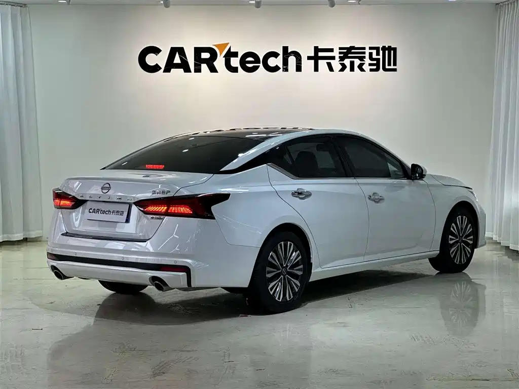 Nissan Teana 2024