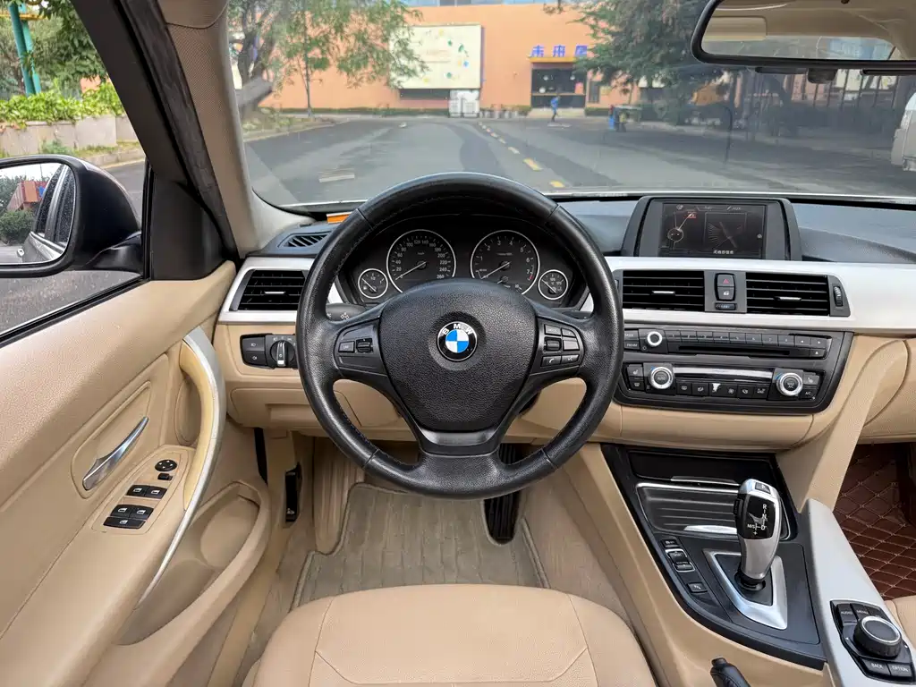 BMW 3 Series 2015 — фото 16