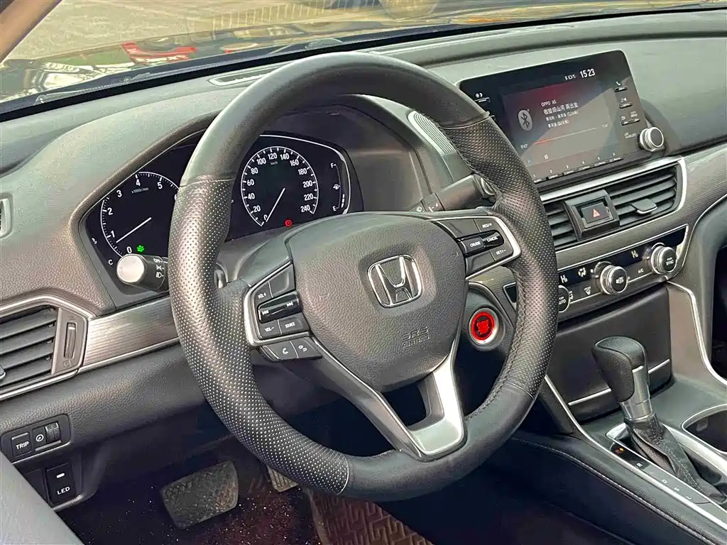 Honda Accord 2019 — фото 18