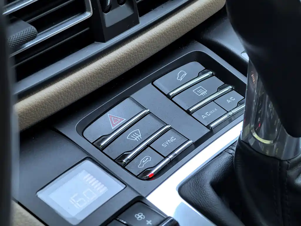 Porsche Macan 2019 — фото 14