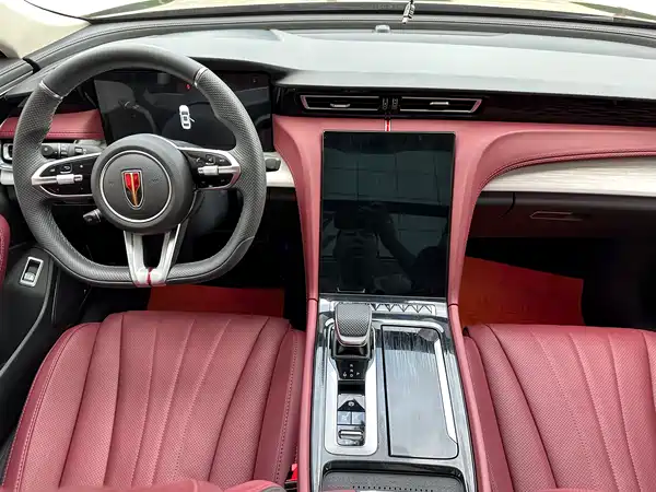 Hongqi H5 2025