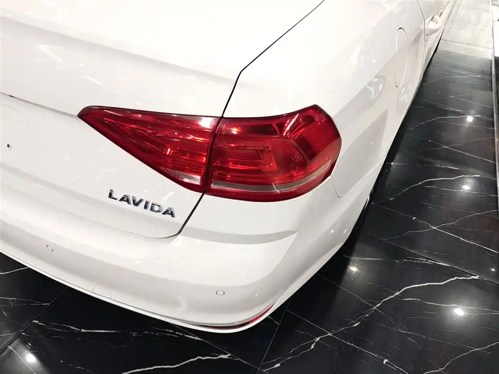 Volkswagen Lavida 2018 — фото 8